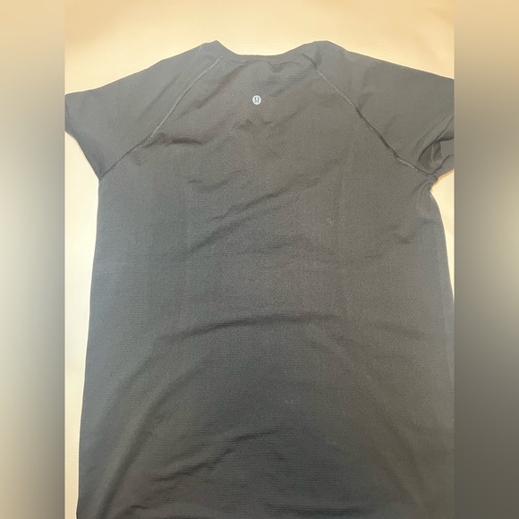 Lululemon Swiftly Tech Short-Sleeve Shirt 2.0 Hip Length – Black – Size 14 - Picture 6 of 9